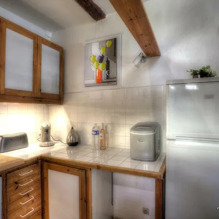 Casa de Férias Quiet Atypical House Downtown - Dodo Et Tartine Hyères
